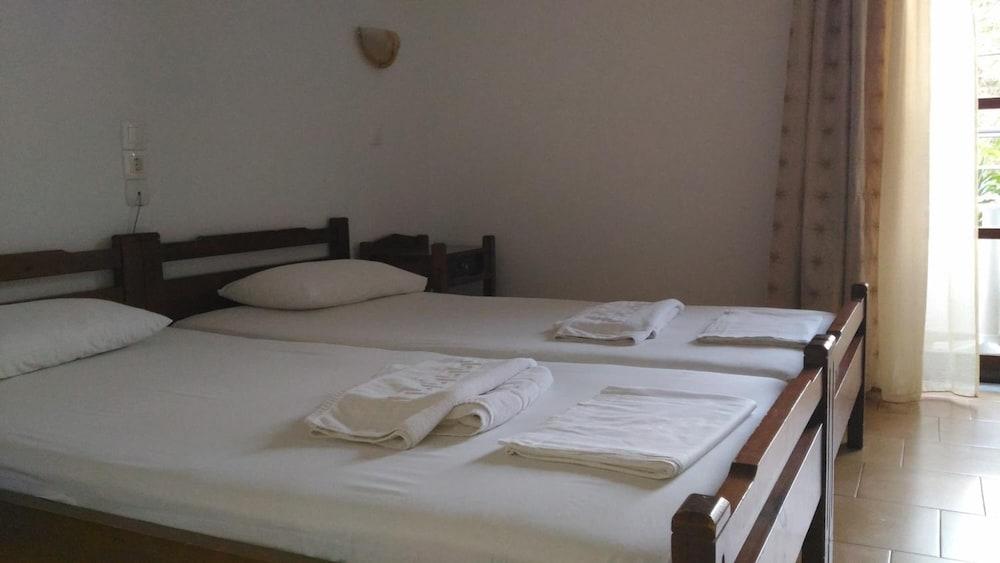 Hotel Aghas Paleochora Kültér fotó