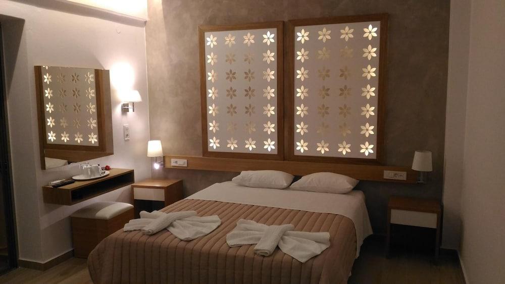 Hotel Aghas Paleochora Kültér fotó